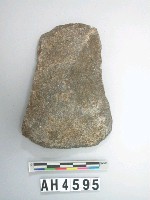 藏品(小型淺腰打製石斧)的圖片